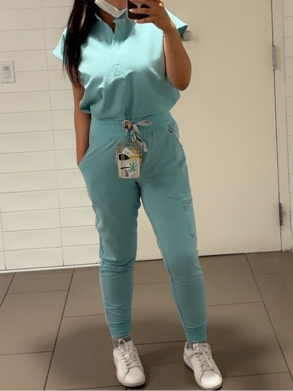 Figs Rafaela oversized scrub top - Picture 2 of 2